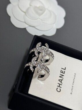 Chanel earrings✅